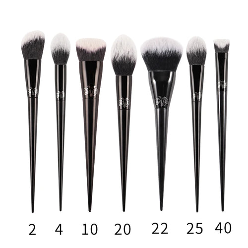 Kat Von D  Makeup Brush Set & Kit Foundation Blush Highlight Concealer