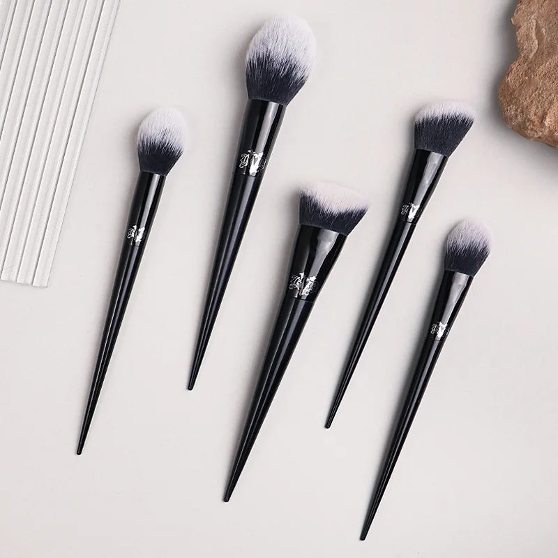 Kat Von D  Makeup Brush Set & Kit Foundation Blush Highlight Concealer