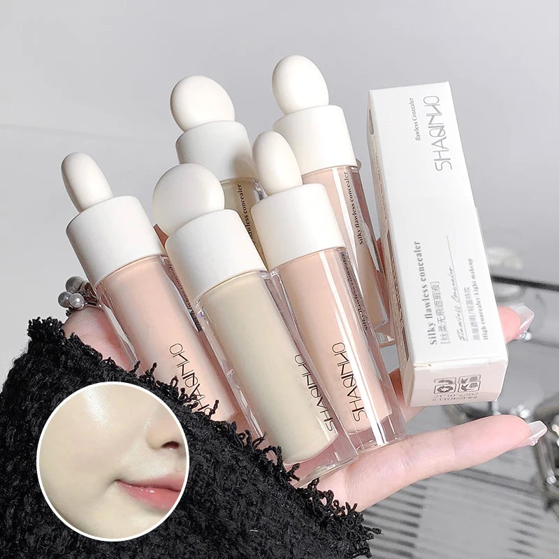 SHAQINUO Flawless Hydrating Concealer - Brightens Dark Circles &